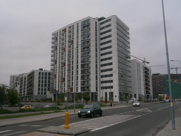 W Warszawie powstaje coraz mniej mieszkań. Dane za październik są bardzo niepokojące